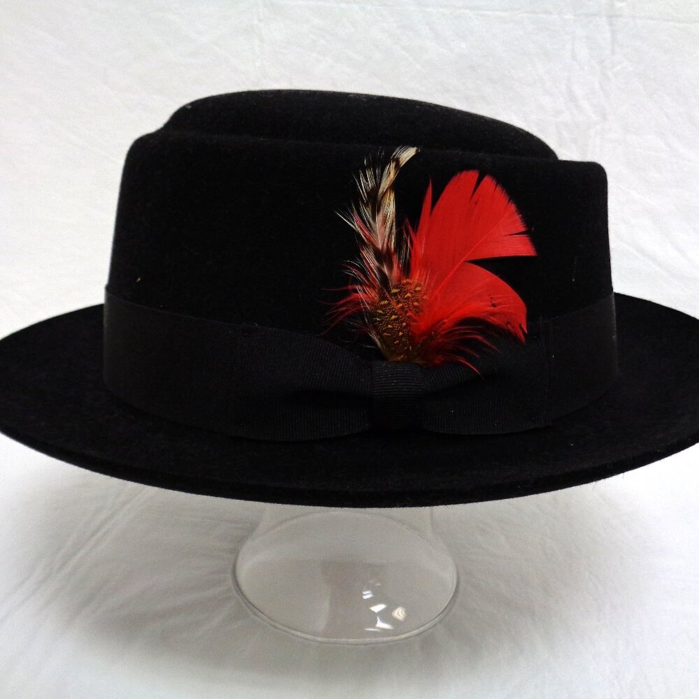 Biltmore Black Felt Orleans Pork Pie Hat 7 3/8" Red Feather